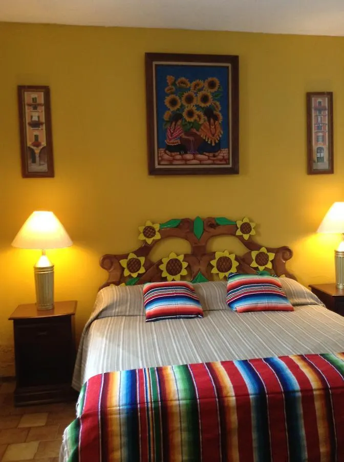 Posada Margaritas Tlaquepaque Inn